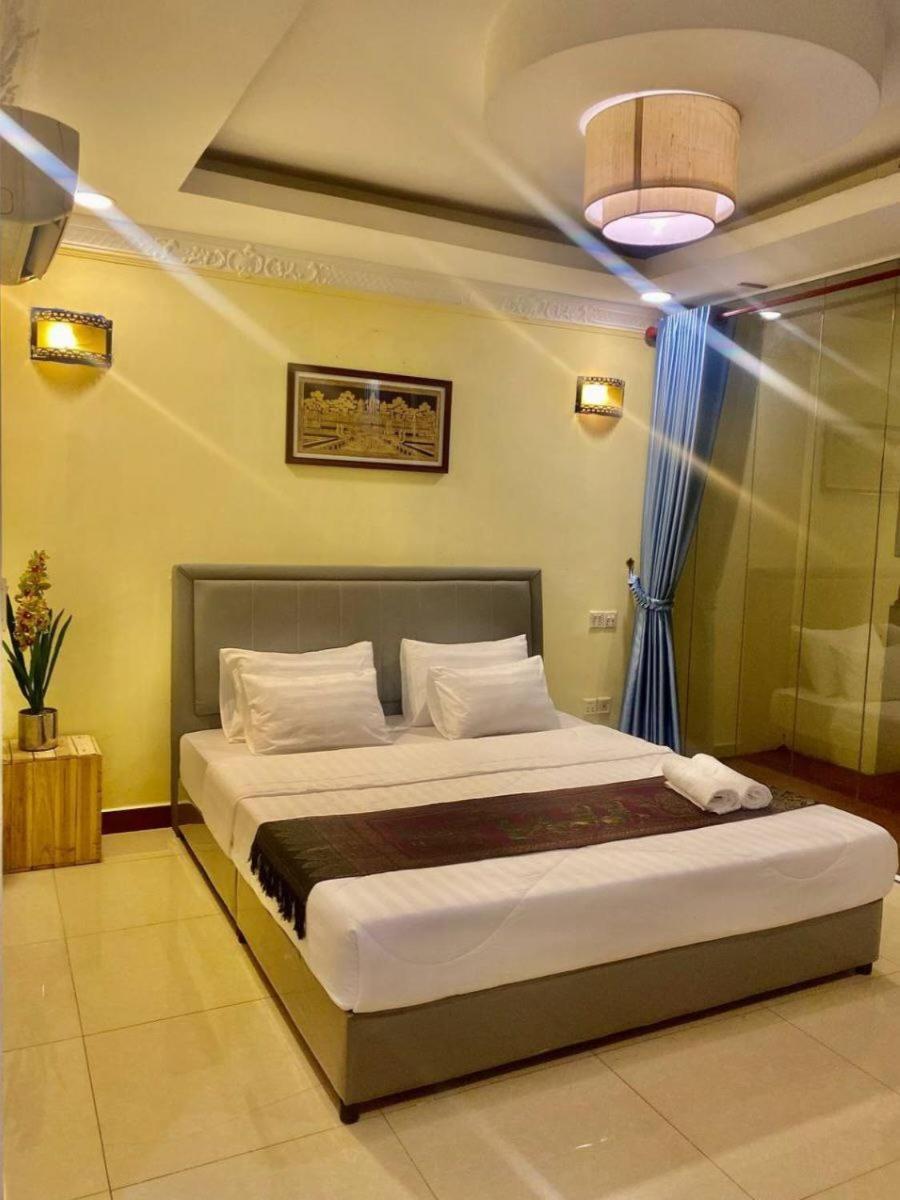 Soma Hotel Phnom Penh Exterior foto